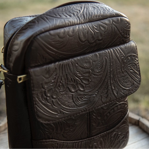 Handmadee genuine leather crossbody bag - Picture 7 of 16